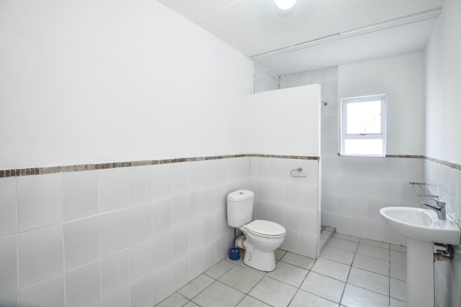 8 Bedroom Property for Sale in Parklands Western Cape